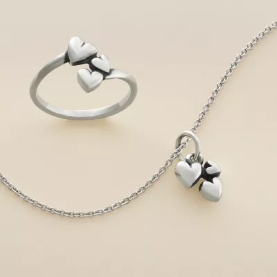 JamesAvery_GatheredHearts_col.webp