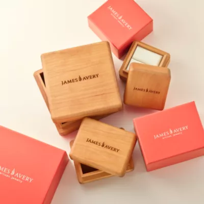 JamesAvery_KeepsakeBox_col.webp
